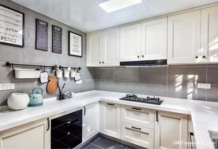 厨房中间应该留多大的距离才不会影响在厨房里做家务？