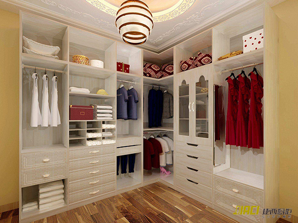 步入式衣柜怎么样？步入式衣柜有哪些特点？