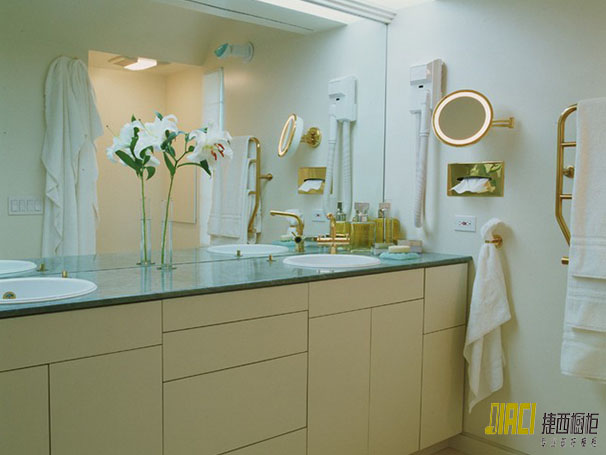 家里的浴室柜尺寸一般多少合适？