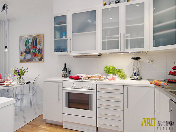 许多人认为：厨房油烟太重，开放式厨房并不适合中国！别怕了，这些问题早已解决好了！