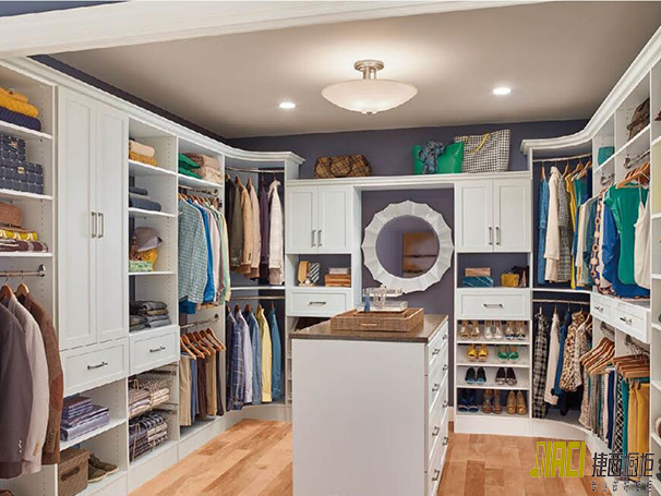 定制一款可心的衣帽间，让您的家美丽有章收纳有序！