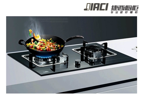 正确的嵌入式燃气灶打开方式 让厨房安全与美观并存