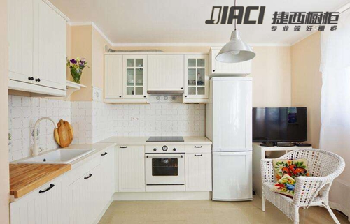 正确安装厨房挡水条 保持厨房干爽美观